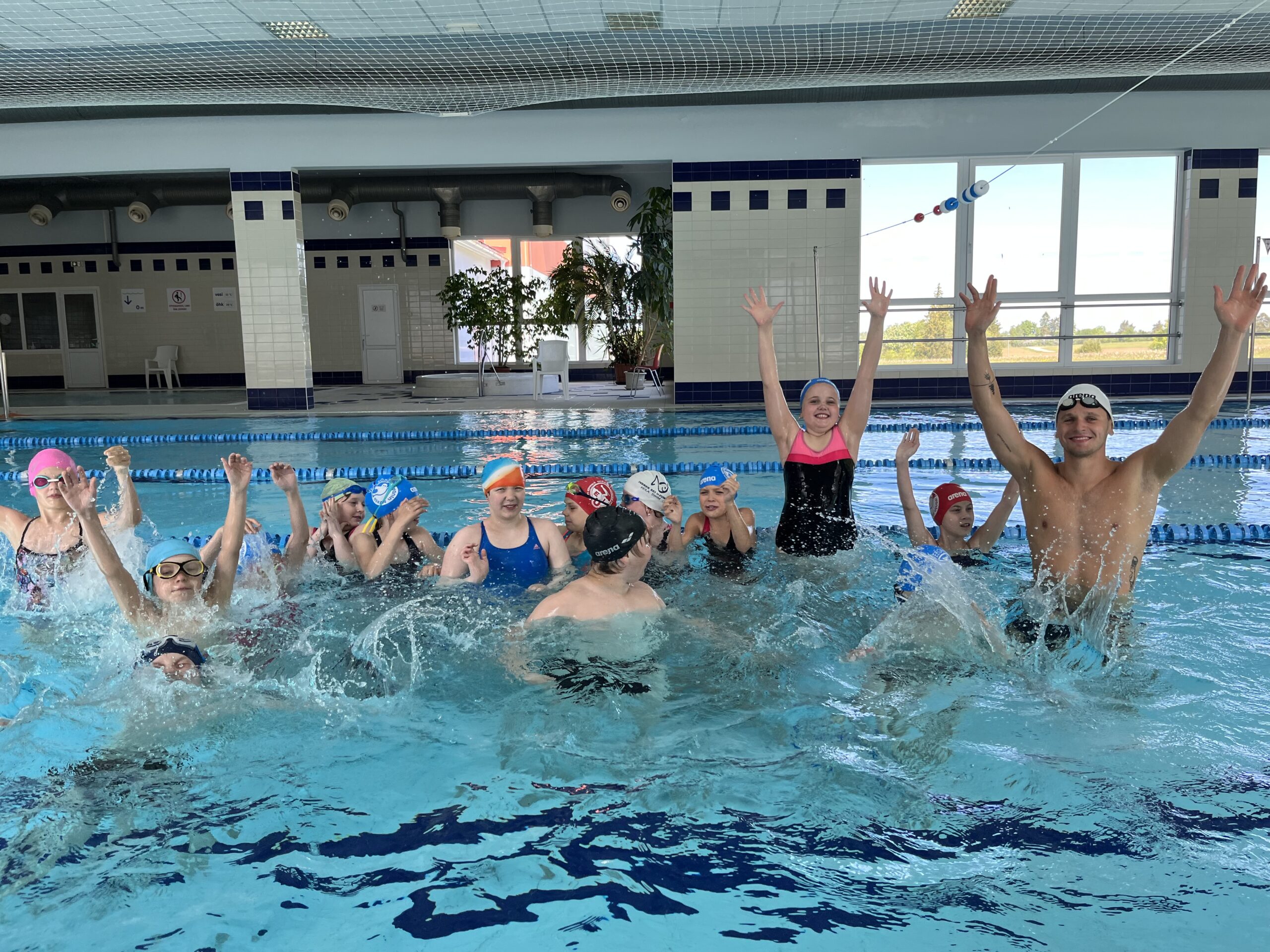 Traditsiooniline põhikooliõpilaste ujumisoskuse testimise kampaania „Parima ujumisoskusega klass“ saab esimesel mail taas alguse. Terve maikuu kestva kampaania